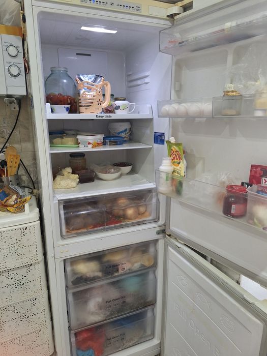 Продаю холодильник