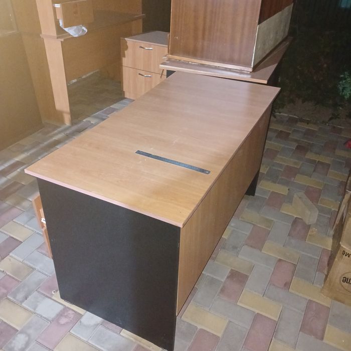 Продам шкаф и парту