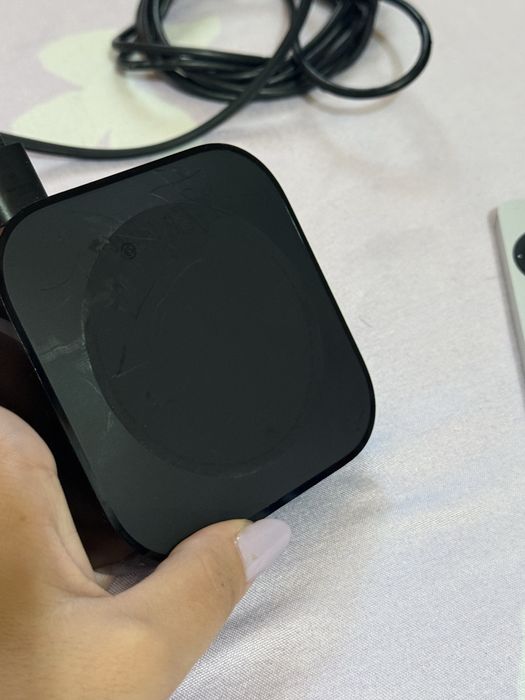 Apple tv + telecomanda + cablu hdmi