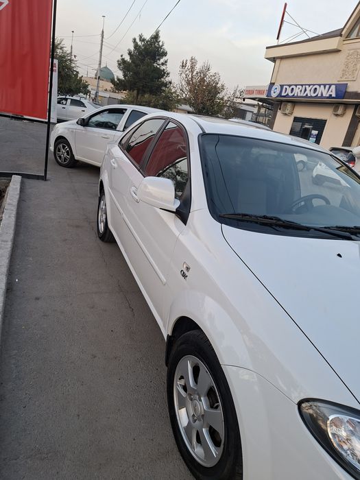 Jentra 2023 yil avtomat 13600$ narxi