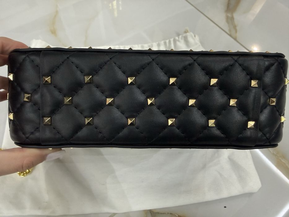 Нова чанта Valentino Garavani