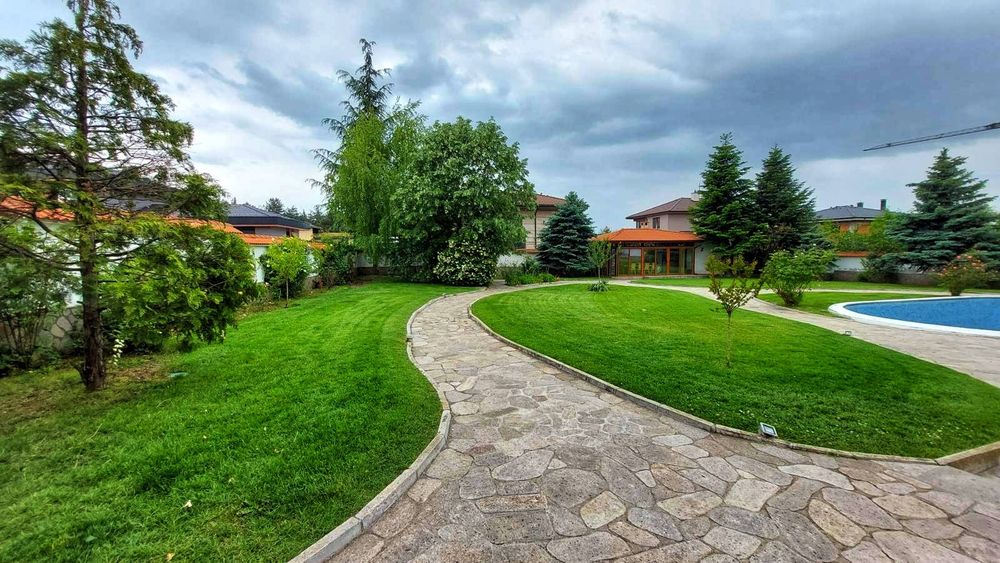 Косене и подръжка на градини