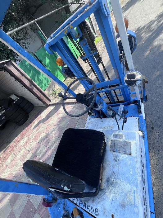 Вилочный погрузчик кара