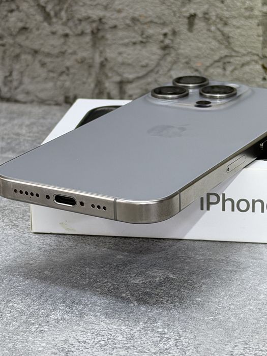 Продам Iphone 15 pro 256 гб