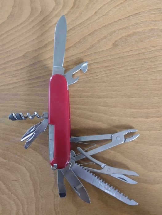 Лот швейцарски ножчета