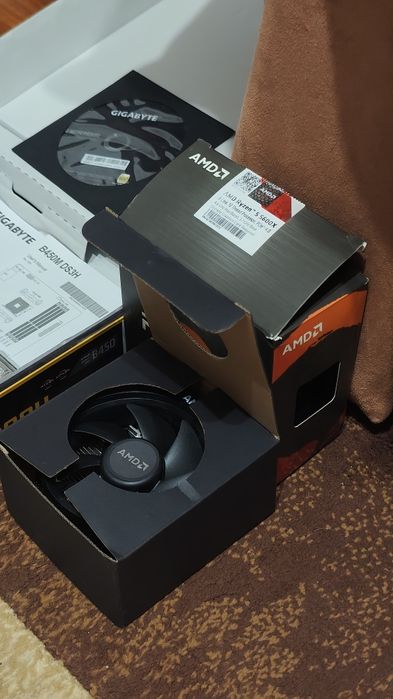 Kit complet placa B450M (Gigabyte) proc Ryzen 5 5600x 16gb DDR4 kingston