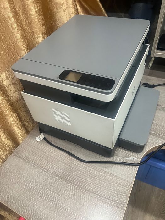 Продается принтер hp б/у + 2 картриджа