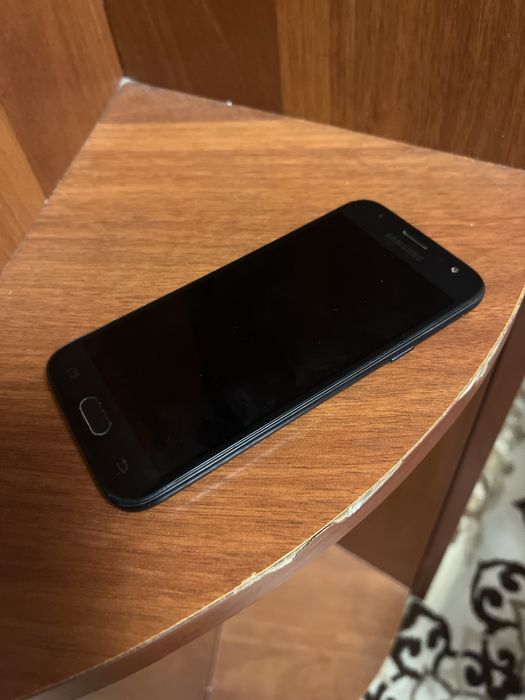 Продам J4 хорошо работает