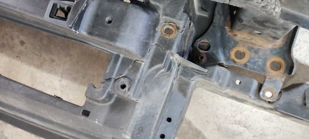 Trager + intaritura fata volkswagen vw golf 5 cu defect 2.0 BKD