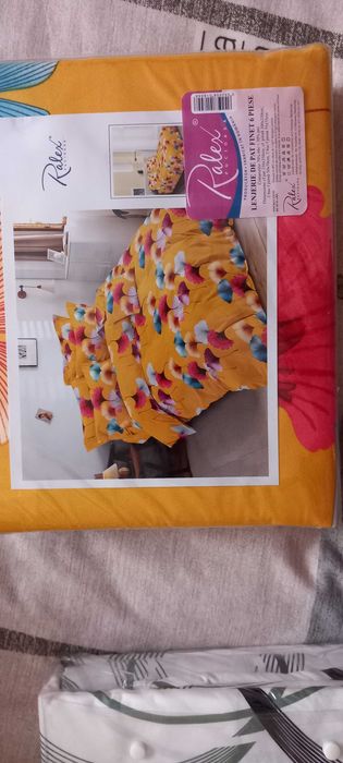 Seturi lenjerii de pat pucioasa