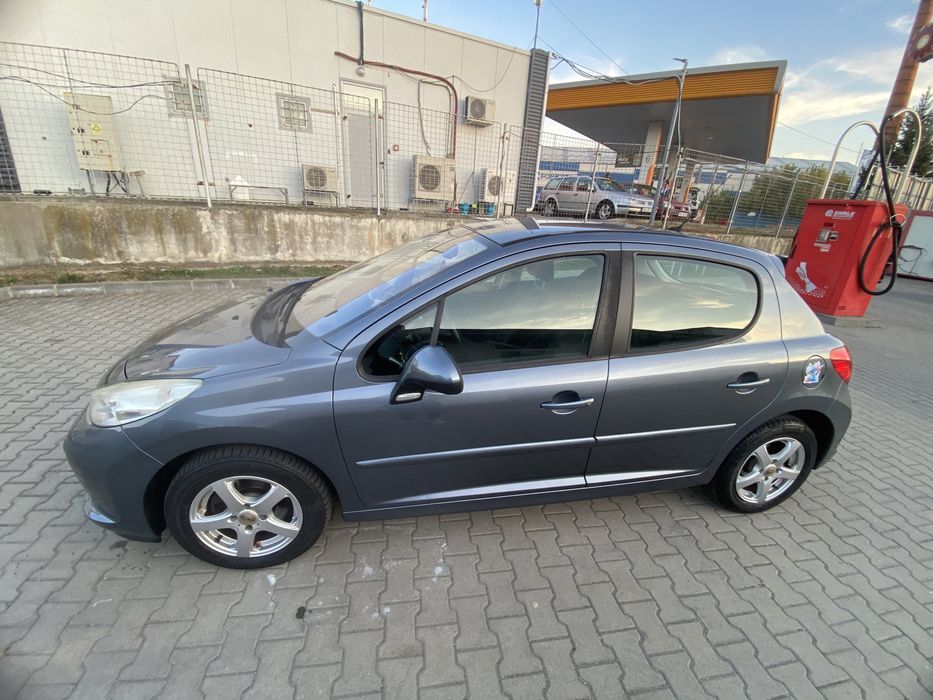 PEUGEOT 207