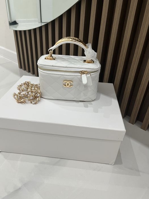 Топ модел чанти бижу