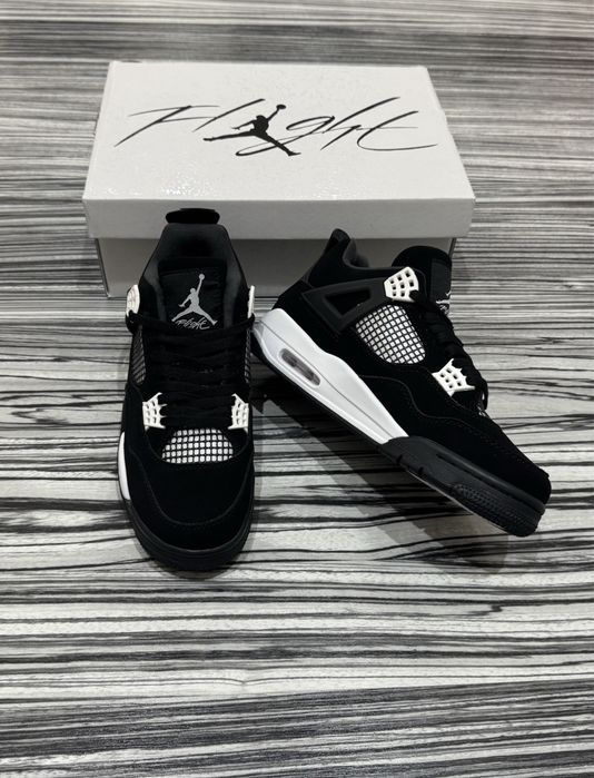Jordan 4 White Thunder