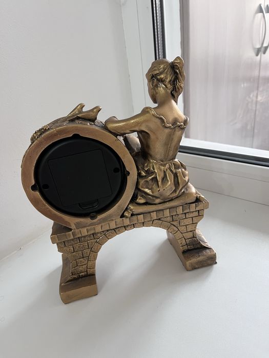 Кварцовые настольные часы