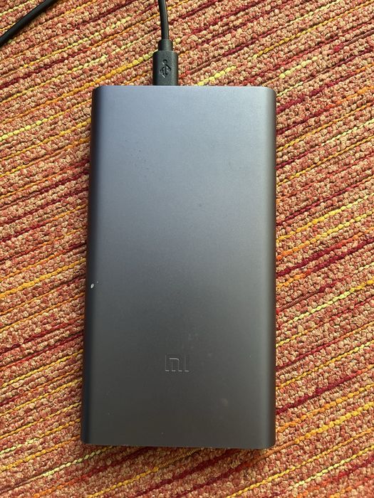 Xiaomi Mi Power Bank 2 на 10 000 мА·ч.