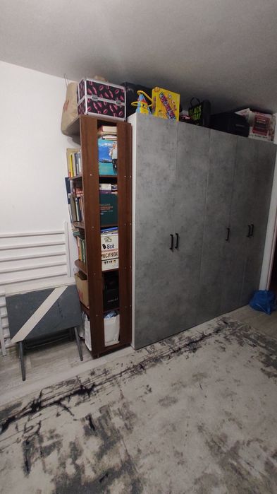 Продаю коричневую угловую полку