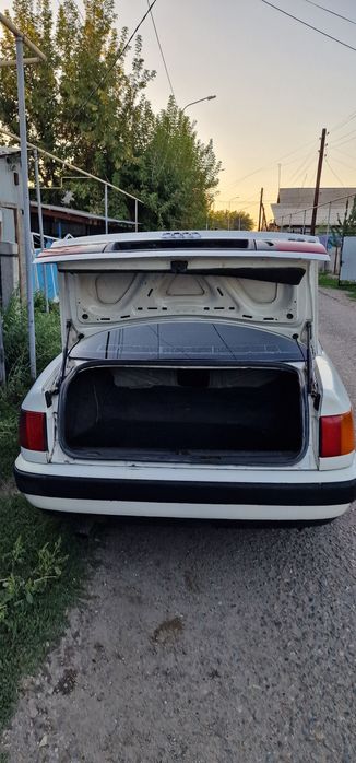 Авто Audi 100, 1991 года