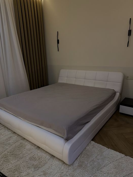 Продается кровать с матрасом