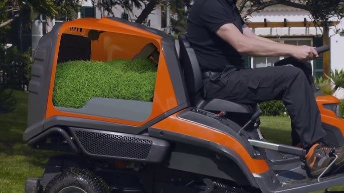 Tractoraș de tuns iarba gazon Husqvarna RC 318 T(18H de functionare)