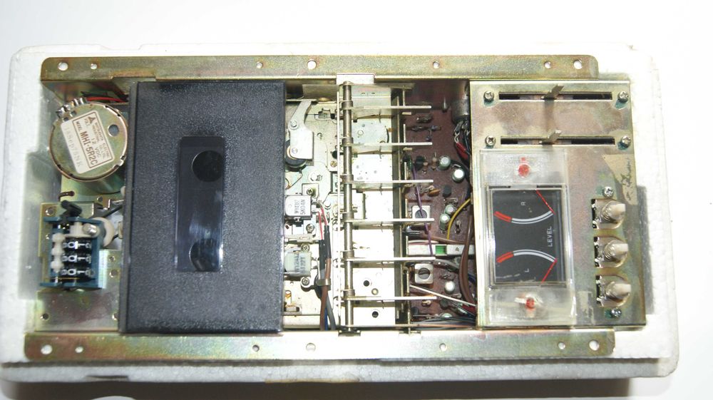 Шаси за компакт касета