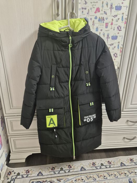 Продам подростковую куртку для девочки