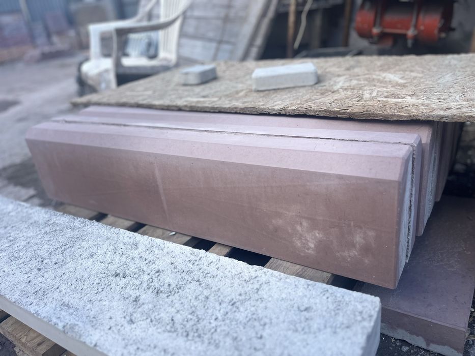 Поребрик водосток