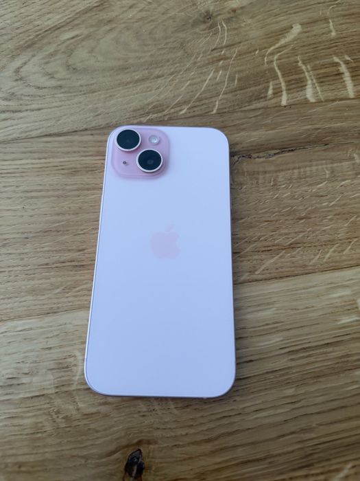 iPhone 15 Pink – Перфектно състояние + ПОДАРЪК 3 кейса