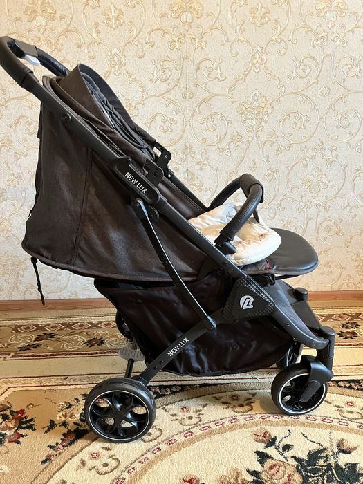 Коляска б/у в отличном состоянии