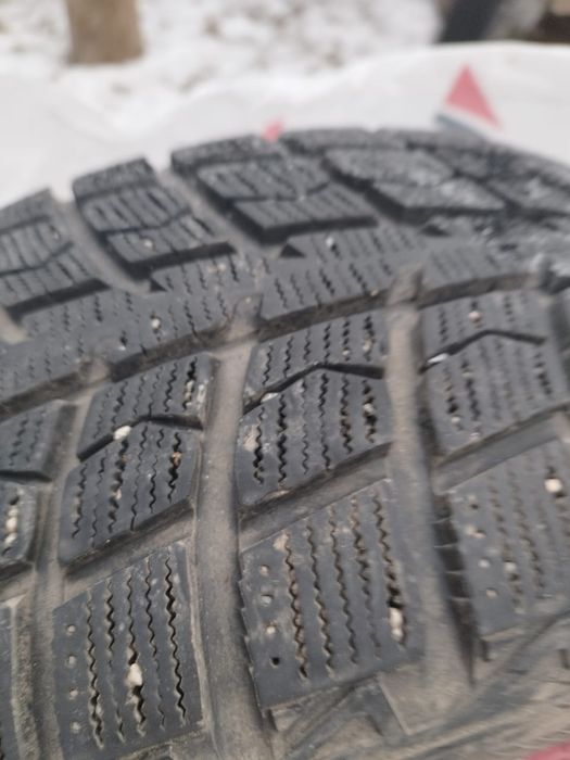 Продам б/у шины.