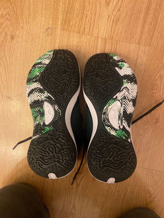 Adidasi under armour   originali marime 36.5