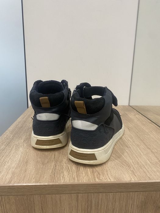 Сникърси Mayoral