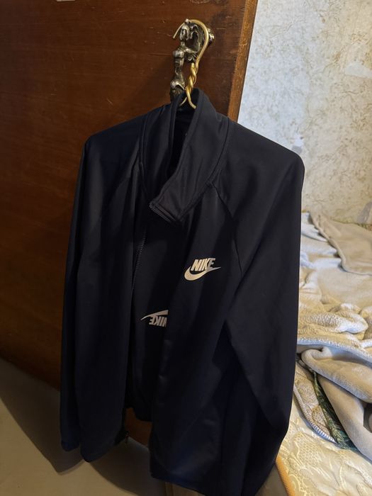 Продам костюм найк