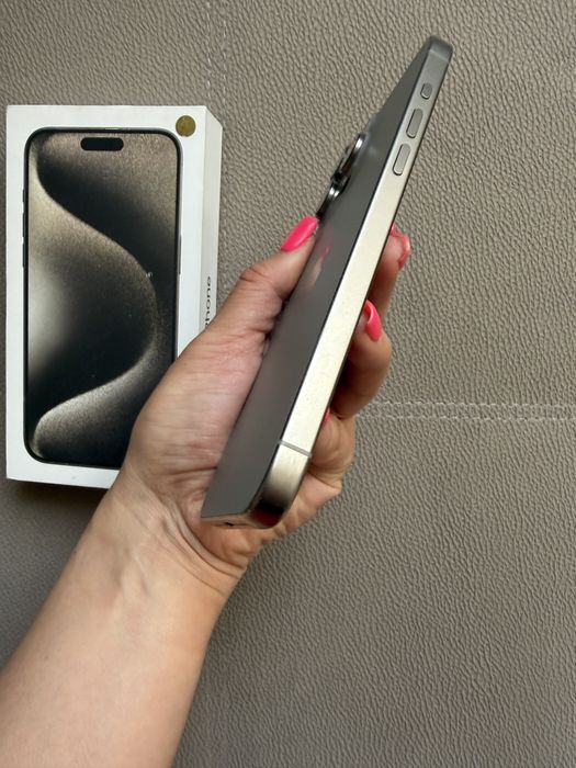 iPhone 15 pro max 256 titanium