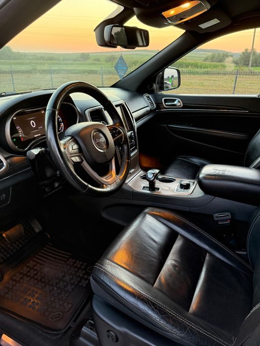 Vând Jeep Grand Cherokee din 2015