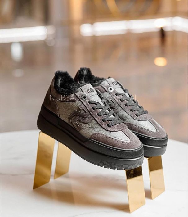 Зимние кроссовки Nursace.