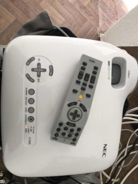 Proiector Nec LT380