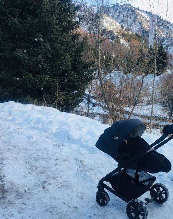 Срочно продам коляску 50000тг