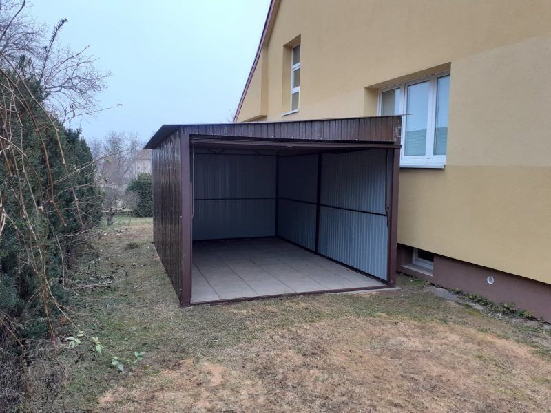 Construim garaje la comandă clientului