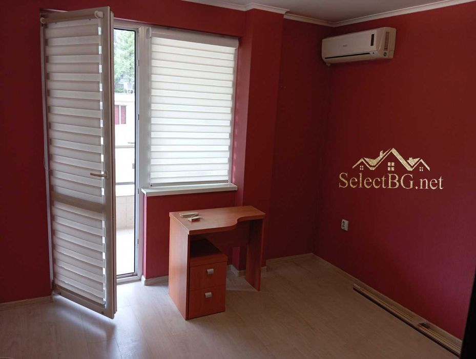 Дава се под наем Тристаен апартамент в Велико Търново, Център - 80 кв.м за 357 € - Снимка #3