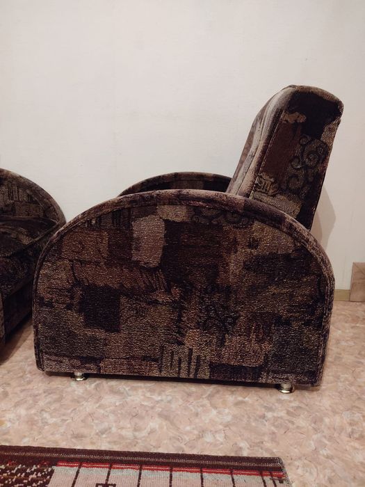 Продам 2 кресла (одноместный диван)