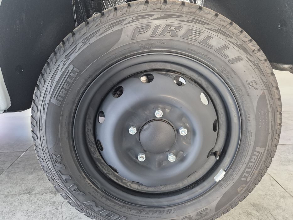 Продам летнее шины новые с  дисками