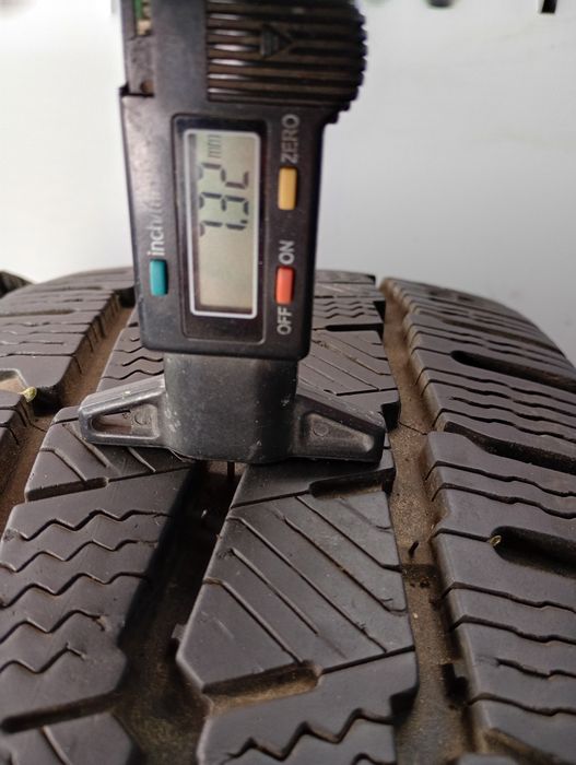Перфектни 2бр.215/60/17С Michelin Agilis dot1918