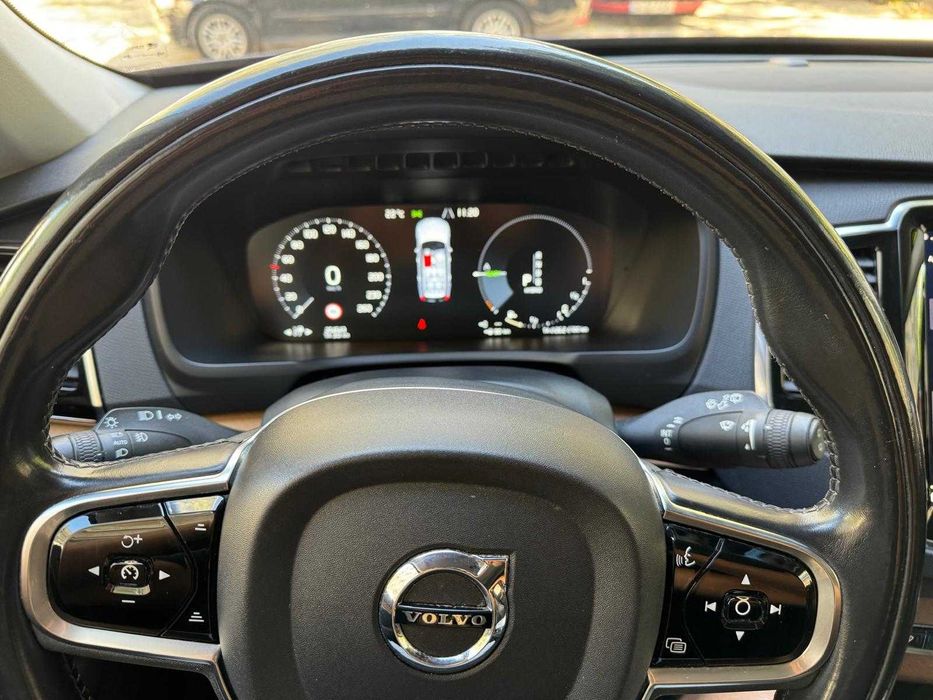 VOLVO XC90 2017 — imagine 3