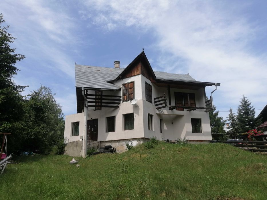 Vand casa - loc. Varfu dealului jud. Suceava