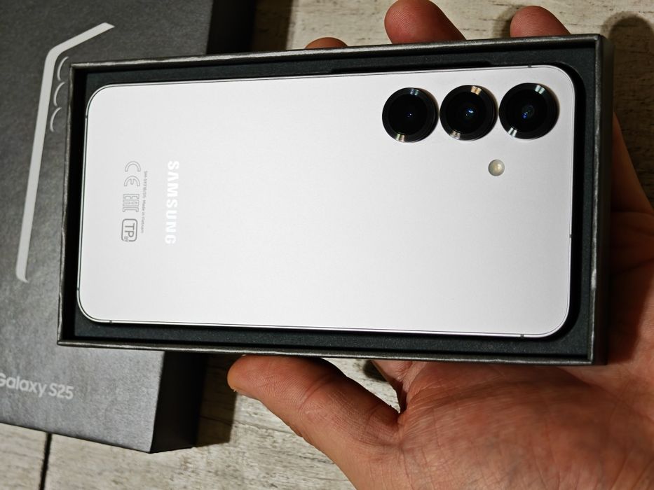 Samsung S25 128 gb Ram 12 5G EAC