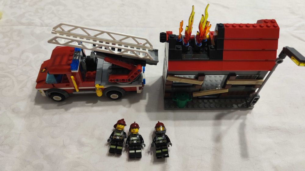 Продавам много Лего Град Сити Lego City част 4 Пожарникарски комплекти