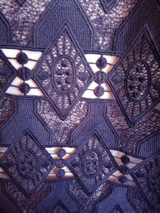 официален топ с тъмно синя дантела