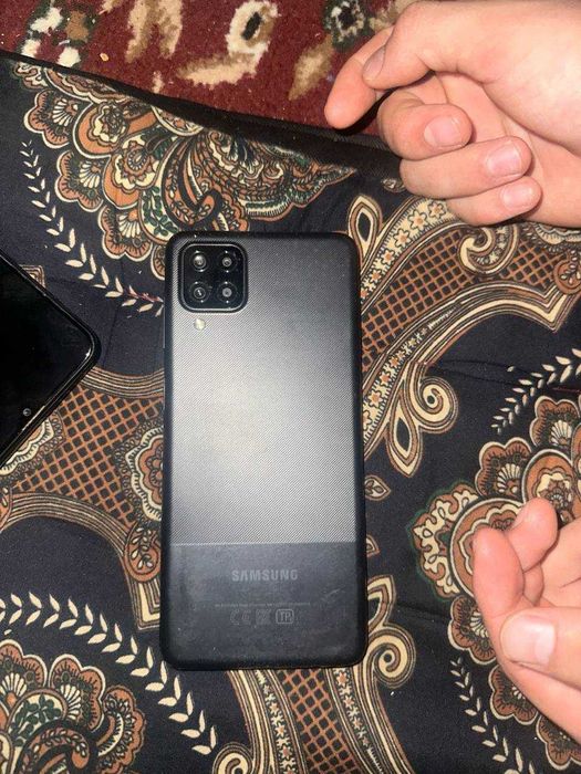 Samsung A12 smartfoni