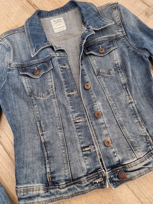 Geacă scurtă denim Bershka