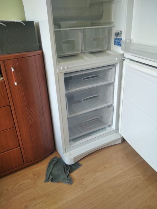 Холодильник Indezit